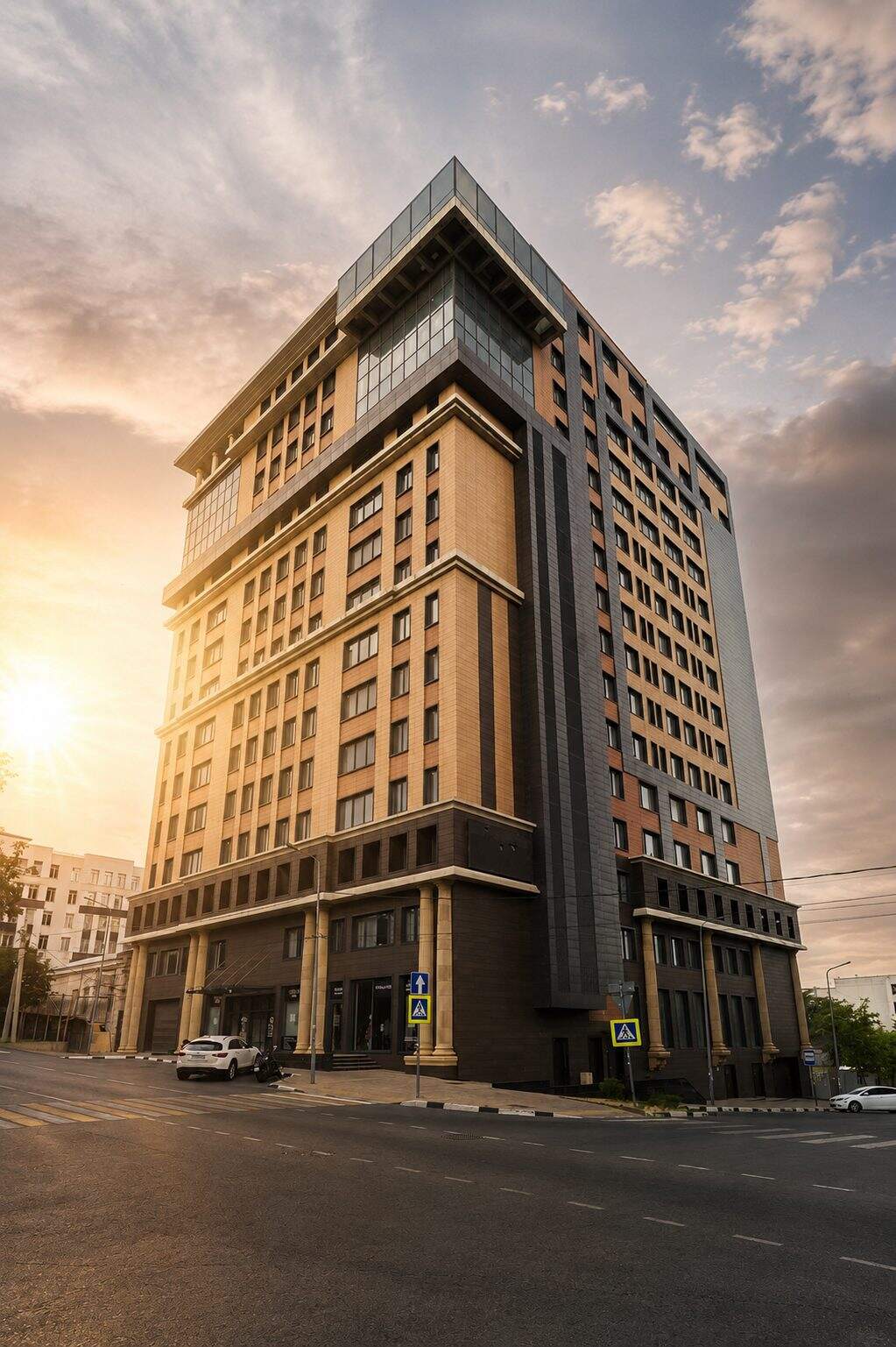 Фасад Grand Yan Hotel в Новороссийске