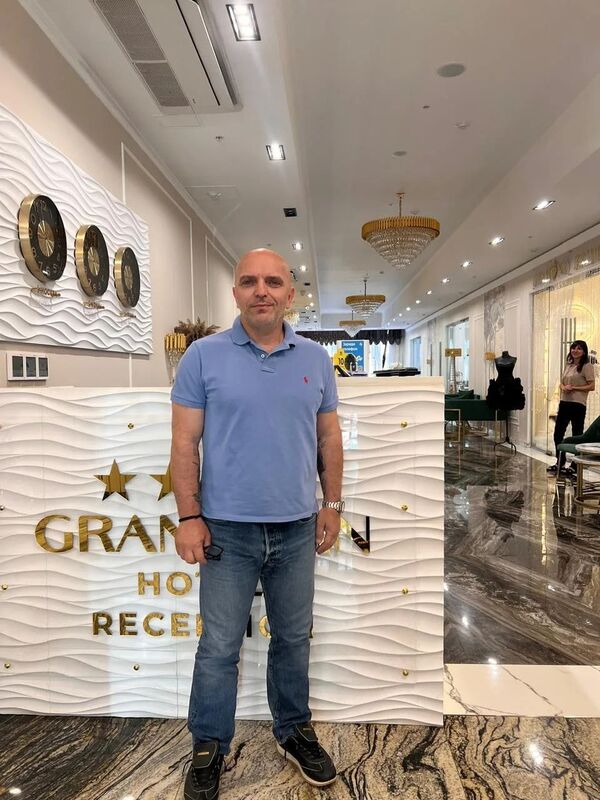 Александр Шоуа в Grand Yan Hotel