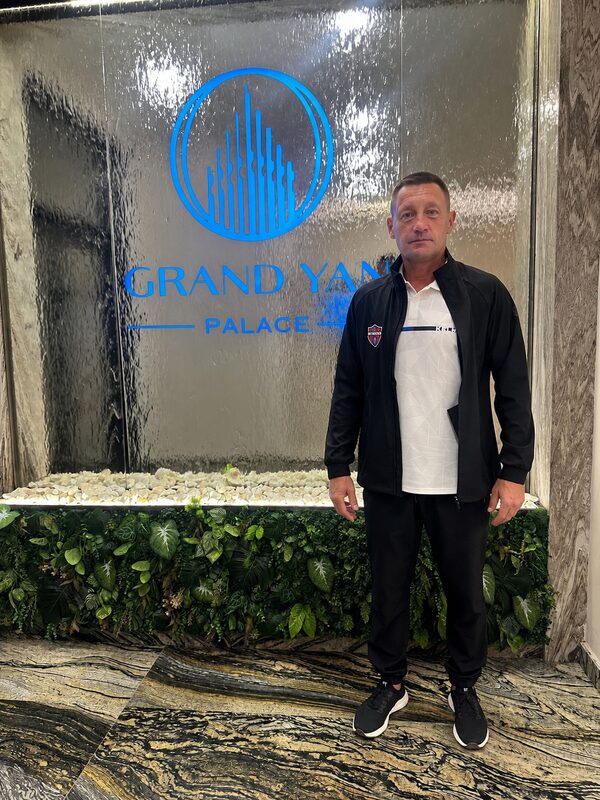 Андрей Тихонов в Grand Yan Hotel